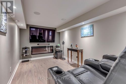 4201 Prudham Ave, Burlington, ON, L7M0N1 | Card Image