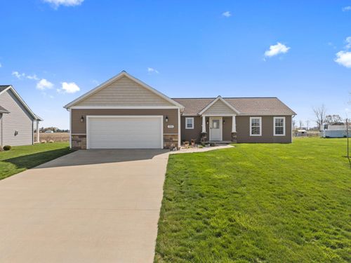 1706 Applejack Dr, Wapakoneta, OH, 45895-7364 | Card Image
