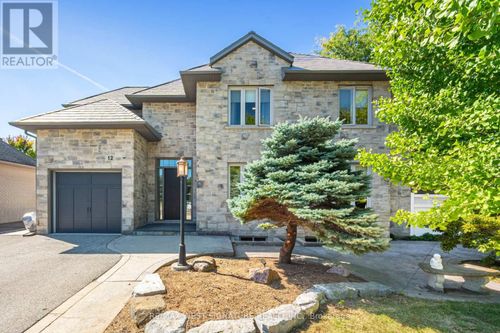 12 Gosling Rd, Maple, ON, L6A1E2 | Card Image