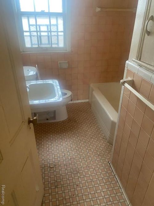 16930 Sorrento St, Detroit, MI, 48235-4257 | Card Image