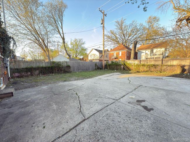 5042 Devonshire Rd, Home with 0 bedrooms, 2 bathrooms and 1 parking in Detroit MI | Image 6