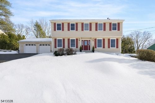 10 Stuart Ct, Pine Brook, NJ, 07058-9614 | Card Image