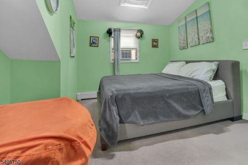 34 Chase Ave, Avenel, NJ, 07001-1428 | Card Image