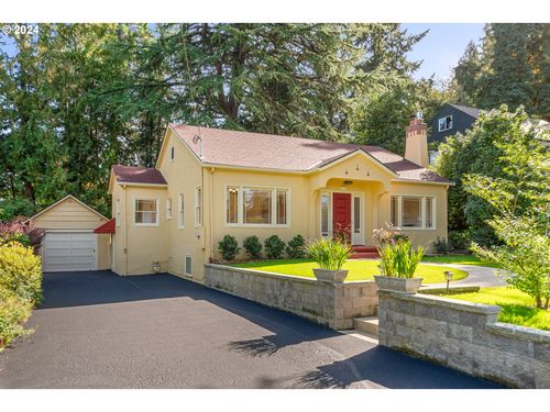 8922 Sw Capitol Hwy, Portland, OR, 97219-5371 | Card Image