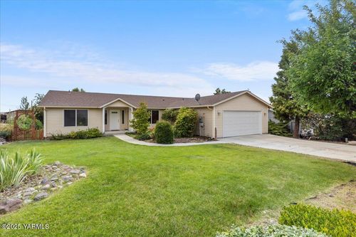 6402 Ridgeway Dr, Yakima, WA, 98901-7939 | Card Image