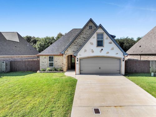 8325 Vaquero Dr, Beaumont, TX, 77713-1501 | Card Image