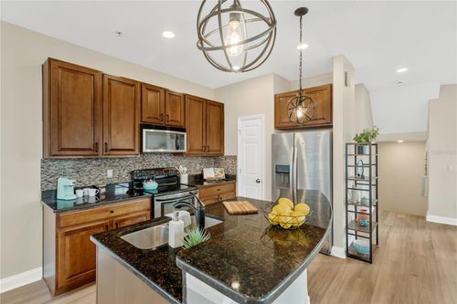 4539 Legacy Park Dr, TAMPA, FL, 33611-5653 | Card Image