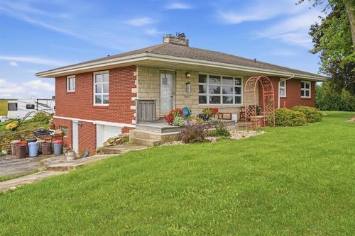 15986 Neilson Ln, Darlington, WI, 53530-9506 | Card Image