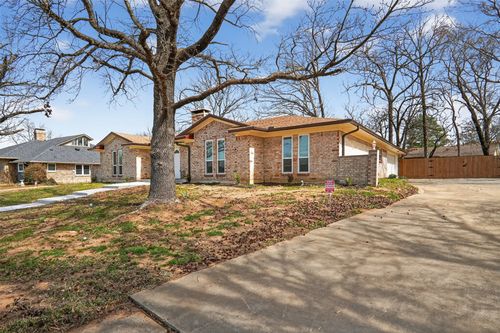835 38th St Se, Paris, TX, 75462-8624 | Card Image