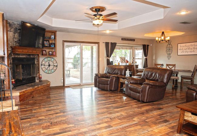 1560 State Highway 214, House other with 3 bedrooms, 3 bathrooms and null parking in Plains TX | Image 4