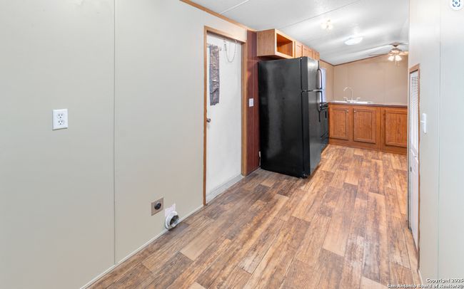 873 W Ave J, House other with 3 bedrooms, 2 bathrooms and null parking in Christine TX | Image 7