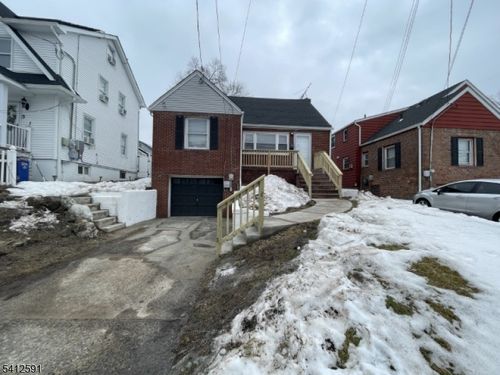 1584 Walker Ave, Union, NJ, 07083-4711 | Card Image