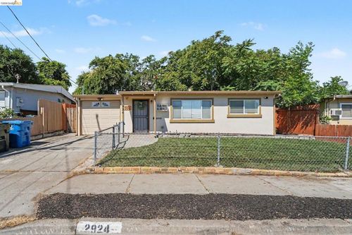 2924 Elizabeth Ln, Antioch, CA, 94509-4824 | Card Image