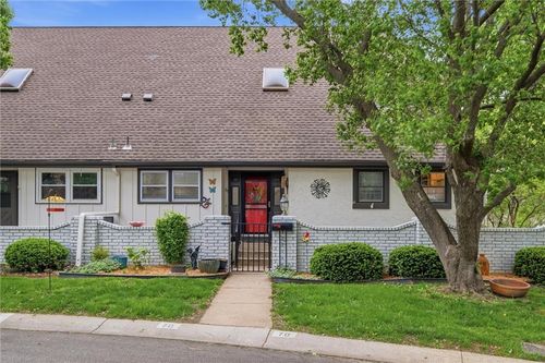 70 Woodbridge Ln, Kansas City, MO, 64145-1387 | Card Image
