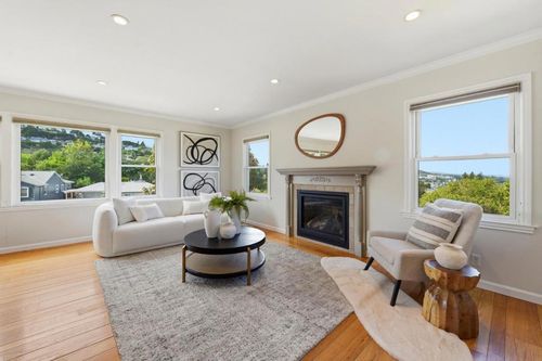 423 42nd Ave, San Mateo, CA, 94403 | Card Image