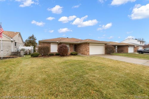 37107 Highlite Drive, Sterling Heights, MI, 48310 | Card Image