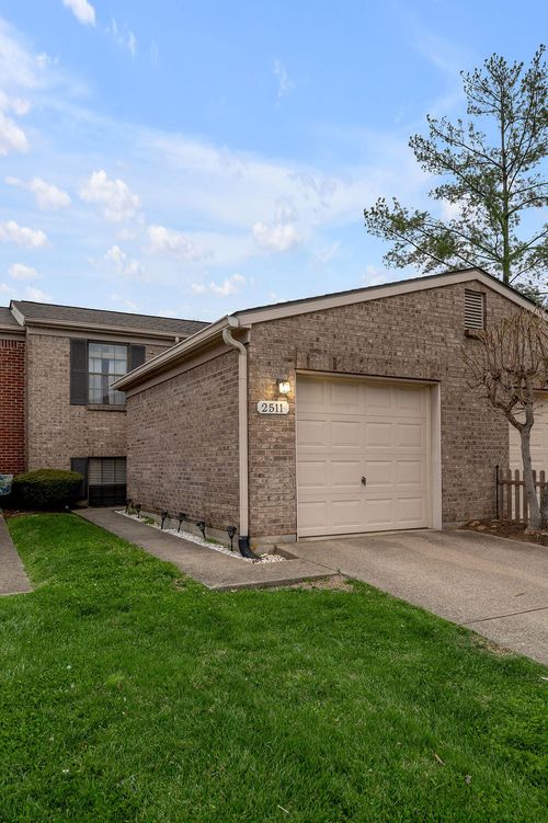 2511 Crusaders Way, Lexington, KY, 40509-4224 | Card Image
