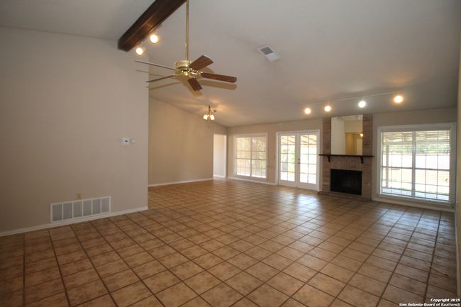 10305 Vigilante Trl, House other with 3 bedrooms, 2 bathrooms and null parking in Converse TX | Image 4