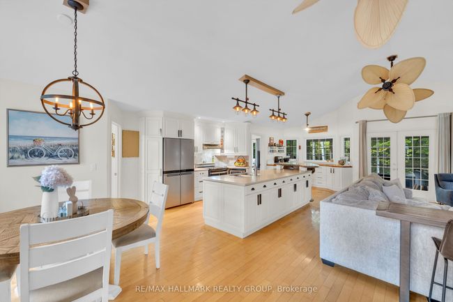 220 Garfield St, House other with 4 bedrooms, 3 bathrooms and 8 parking in Gananoque ON | Image 6