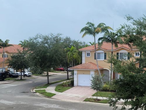570-570 Princess Dr, Margate, FL, 33068-6203 | Card Image