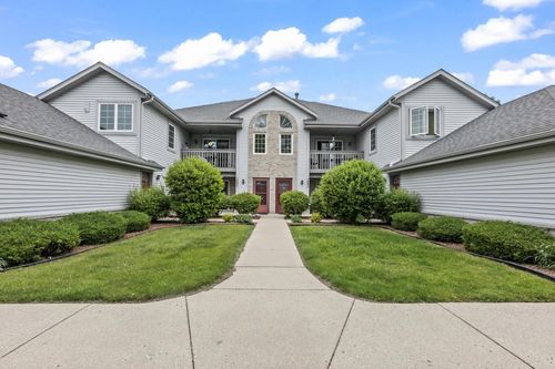 d-1097 Quinlan Dr Drive, Pewaukee, WI, 53072 | Card Image