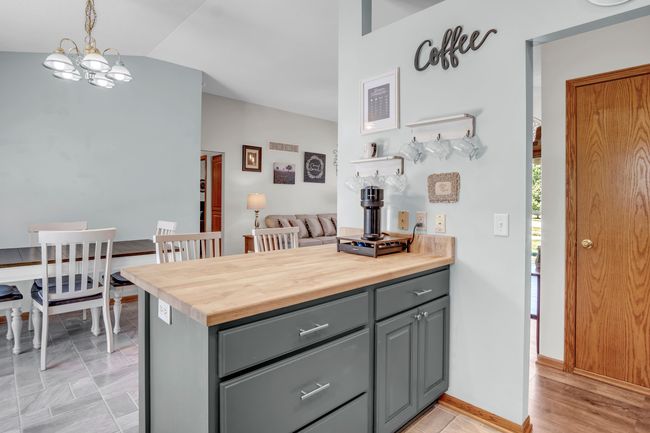 1430 Redbud Ct, House other with 5 bedrooms, 3 bathrooms and null parking in Halstead KS | Image 14