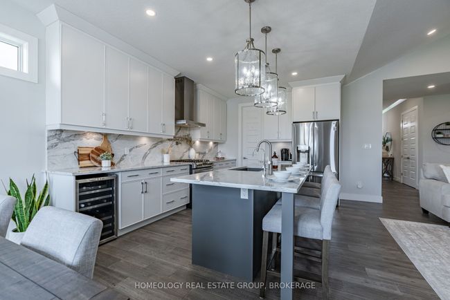 6572 Calvert Dr, House other with 5 bedrooms, 3 bathrooms and 4 parking in Strathroy ON | Image 9