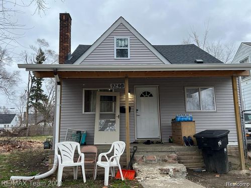 7290 Woodmont Ave, Detroit, MI, 48228-3631 | Card Image