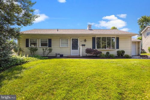 265 Glouster Rd, Fairless Hills, PA, 19030-1309 | Card Image