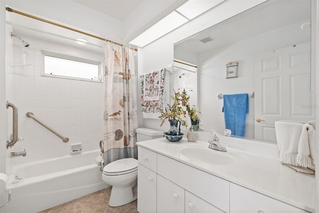 409 Bermuda Isles Circle, House other with 3 bedrooms, 3 bathrooms and null parking in VENICE FL | Image 21