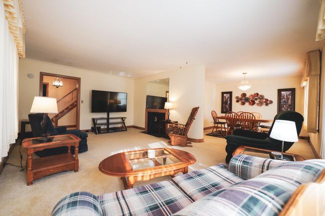 Living Room | Image 7