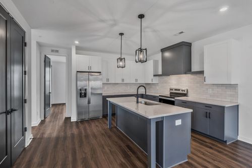 2032 Edison Park Ln, Nashville, TN, 37209-2685 | Card Image