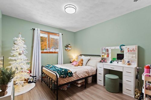 108 River Dr, Blissfield, MI, 49228-1149 | Card Image