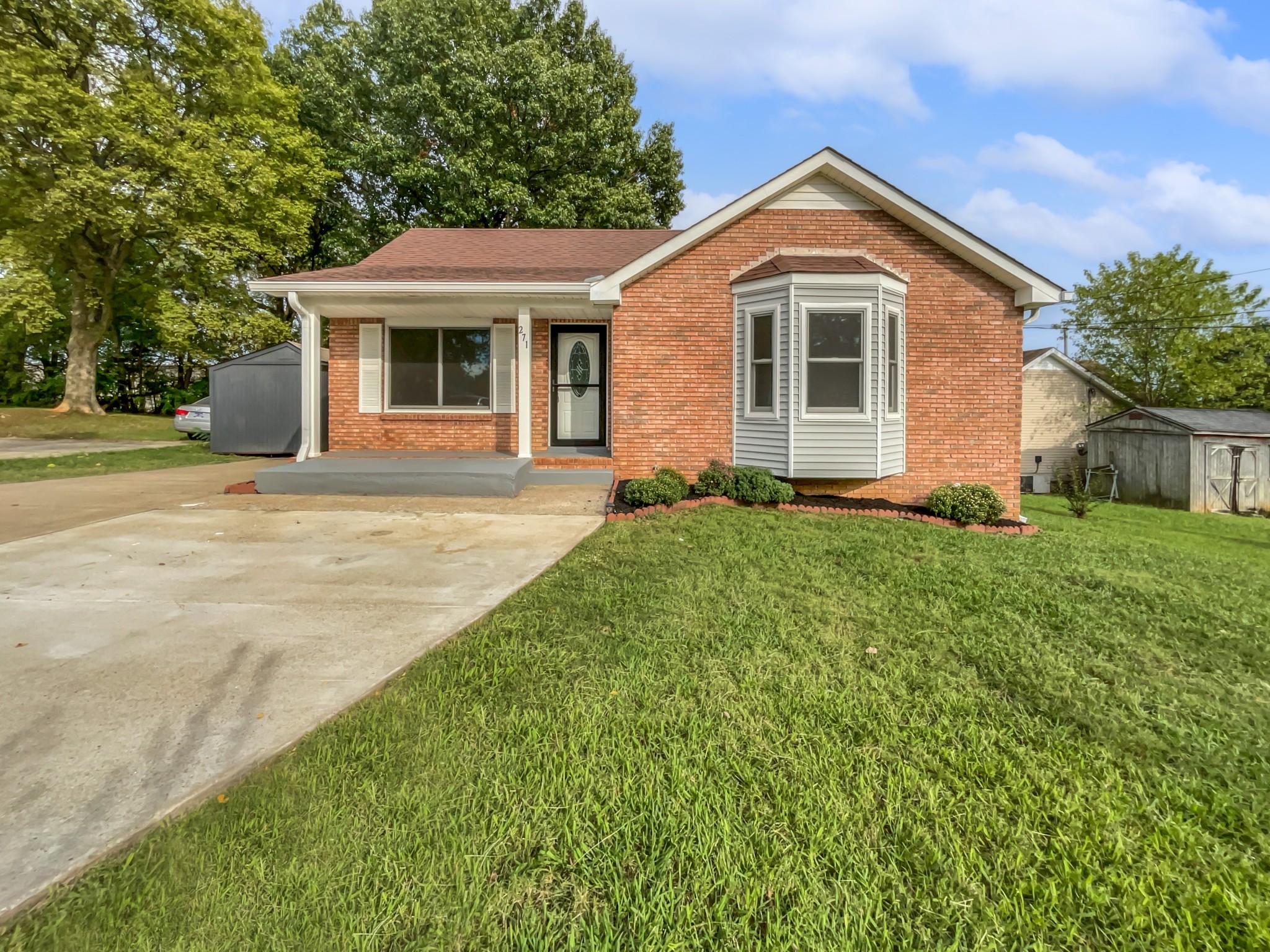 Stephanie Dr, Clarksville, TN 37042