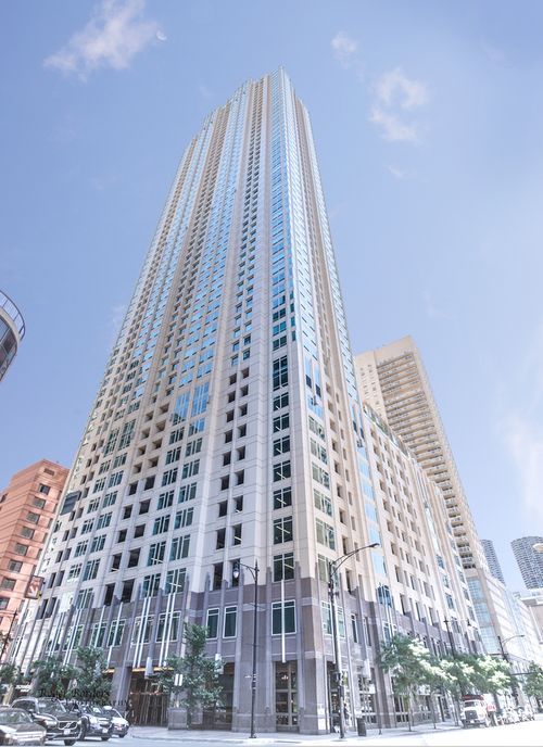 54c-33 Ontario St, Chicago, IL, 60654-7775 | Card Image