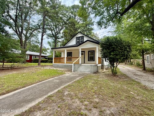 102 E Main St, Ellerbe, NC, 28338-9404 | Card Image