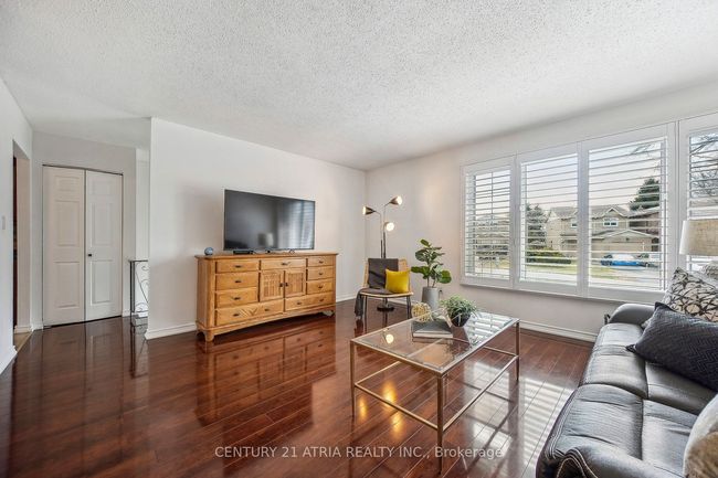 62 Guildwood Dr, House attached with 4 bedrooms, 1 bathrooms and 2 parking in Hamilton ON | Image 6