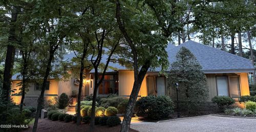 65 Stoneykirk Dr, Pinehurst, NC, 28374-9047 | Card Image