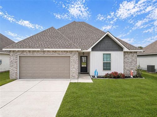 42195 Millbrook Way, Ponchatoula, LA, 70454-4242 | Card Image