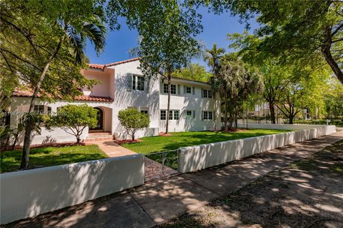 2111 Alhambra Cir, Coral Gables, FL, 33134-2104 | Card Image