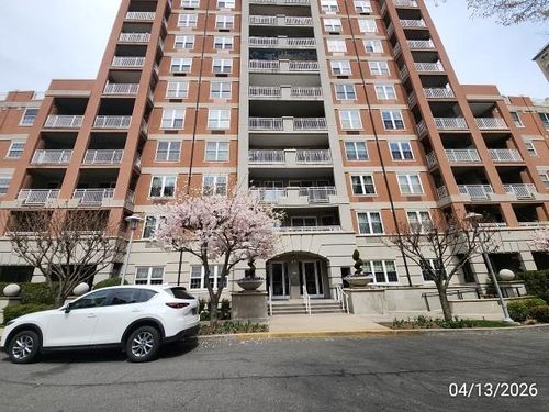7a-65 Oceana Dr E, Brooklyn, NY, 11235-6687 | Card Image