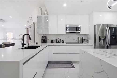 2570 Se 7th Pl, HOMESTEAD, FL, 33033-5253 | Card Image