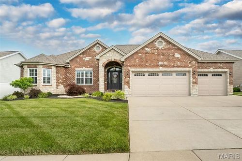 705 Chancellorsville Dr, Wentzville, MO, 63385-3594 | Card Image