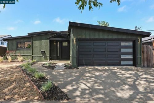 30725 Brae Burn Ave, Hayward, CA, 94544-7559 | Card Image