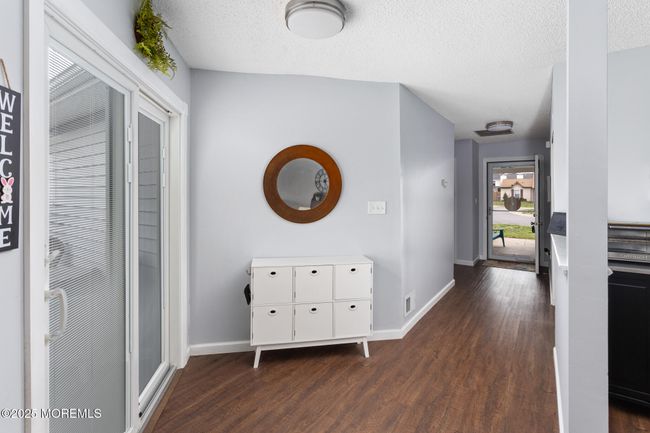 27 Schooners Sq, Condo with 2 bedrooms, 1 bathrooms and null parking in Freehold NJ | Image 7