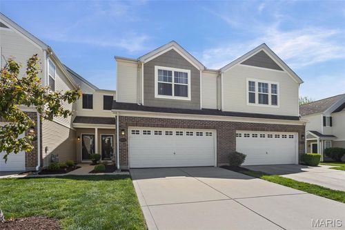 1922 Celebration Park Cir, Belleville, IL, 62220-3267 | Card Image
