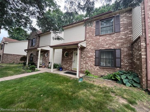 35754 Castlewood Ct, Westland, MI, 48185-6692 | Card Image
