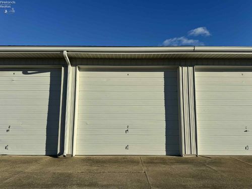 36-10004 Milan Rd, Milan, OH, 44846 | Card Image