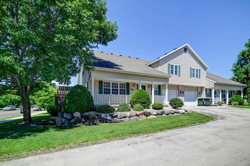 882 Chandler Ln, Sun Prairie, WI, 53590-4447 | Card Image