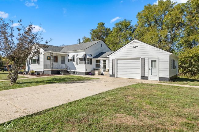 1832 S Walnut Grove Rd, House other with 2 bedrooms, 1 bathrooms and null parking in Bloomfield IN | Image 4